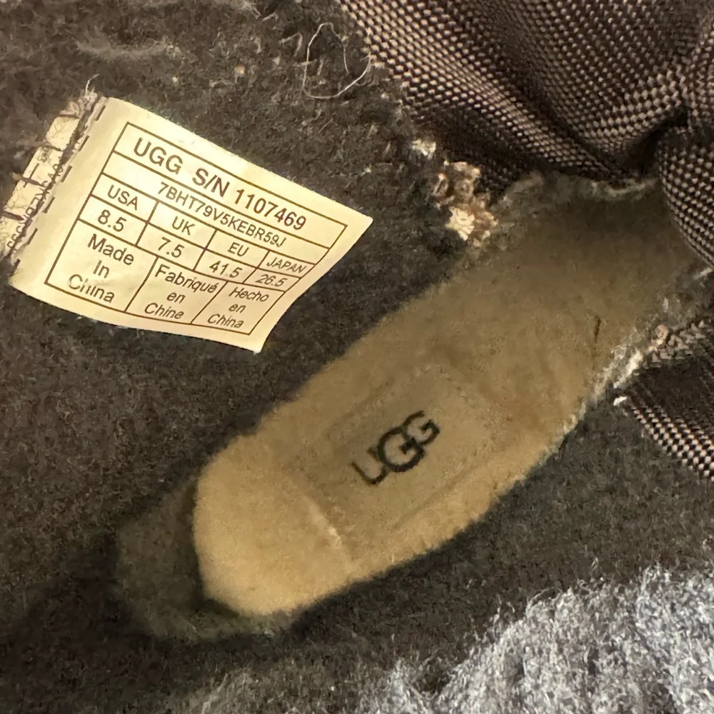 Men’s UGG Tahoe Boots Size 8.5 STYLE: 1107469-BLK